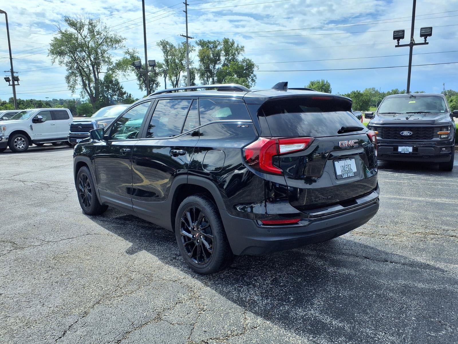 Used 2023 GMC Terrain SLE w/ Driver Convenience Package FWD image 27