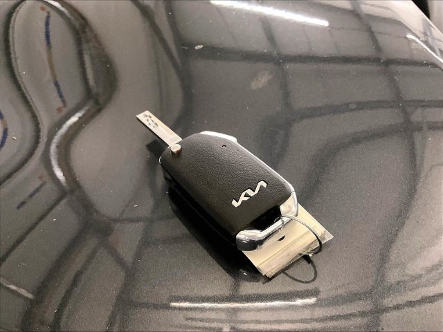 Used 2023 Kia Forte LXS w/ LXS Technology Package FWD image 9