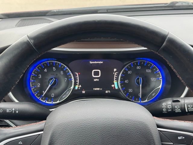 Used 2018 Chrysler Pacifica Touring-L Plus FWD image 36