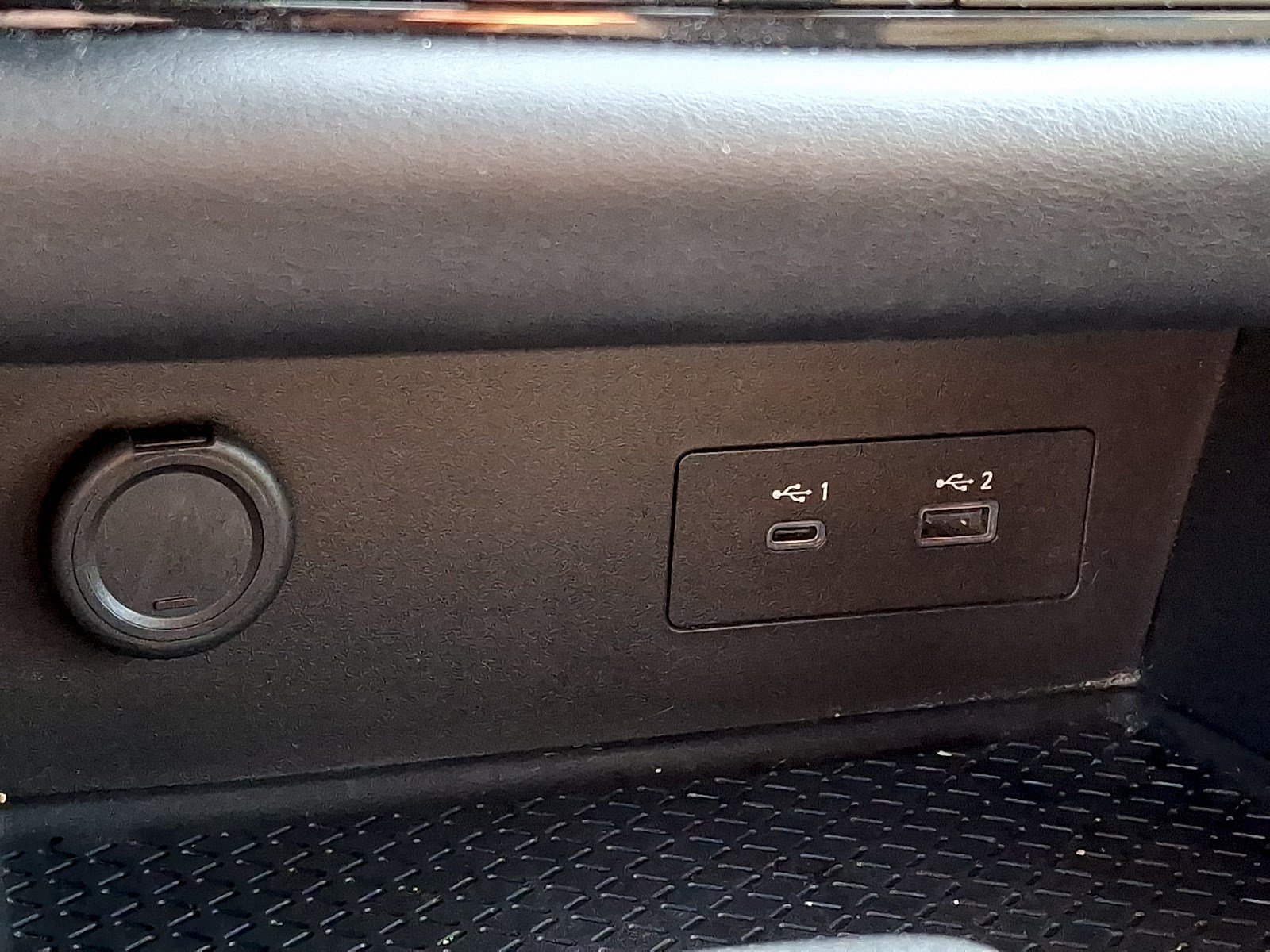 Used 2025 Nissan Pathfinder SV AWD/4WD image 23