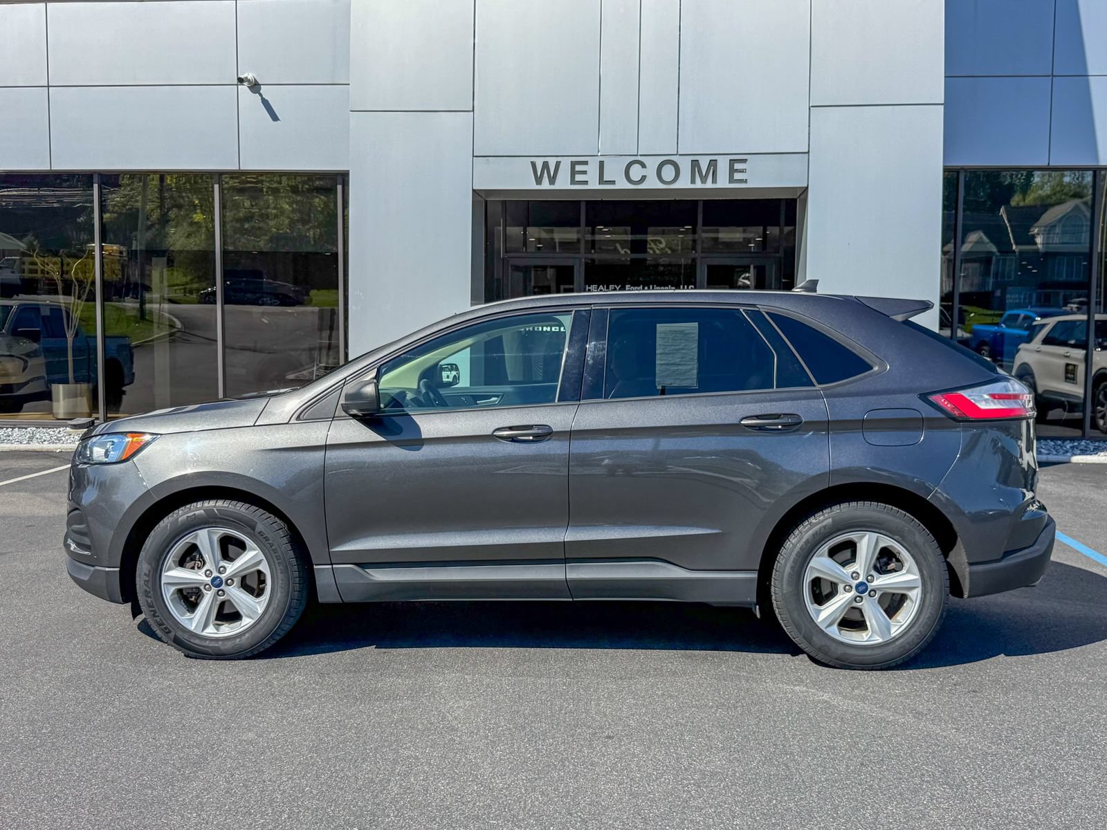Certified 2020 Ford Edge SE FWD image 8
