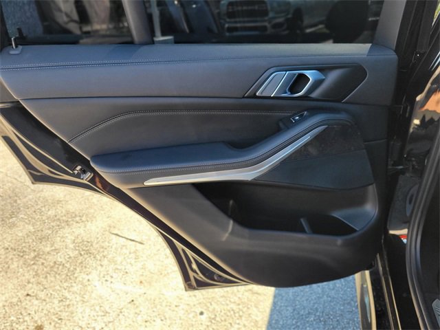 Used 2022 BMW X5 sDrive40i w/ M Sport Package image 14