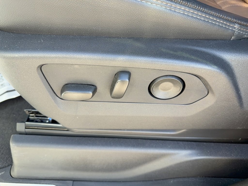 Used 2025 Chevrolet Silverado 1500 High Country image 34