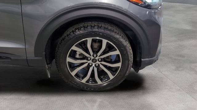 Certified 2025 Ford Explorer ST-Line AWD/4WD image 28