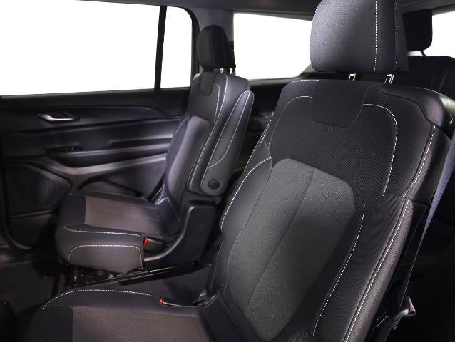 Used 2023 Jeep Grand Cherokee L Laredo image 12
