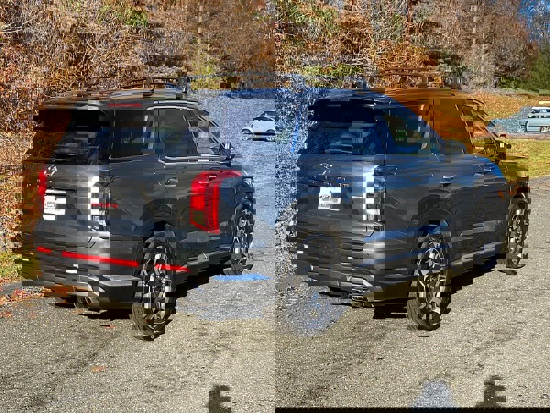 Used 2024 Hyundai Palisade Limited image 4