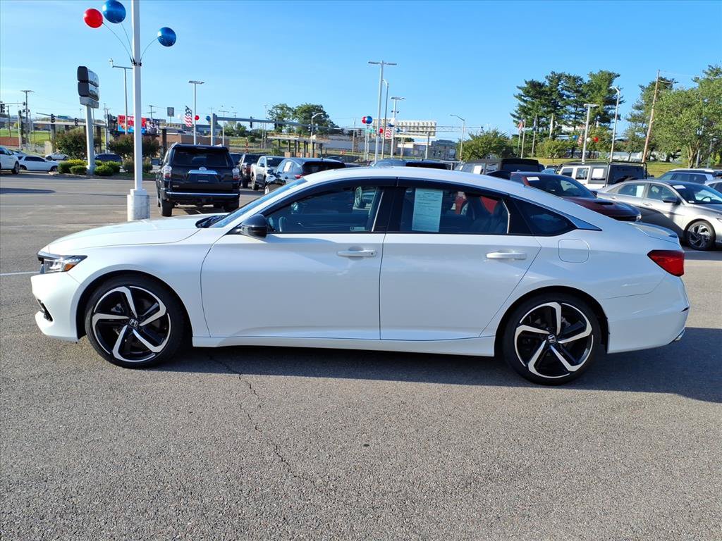 Used 2022 Honda Accord Sport image 2