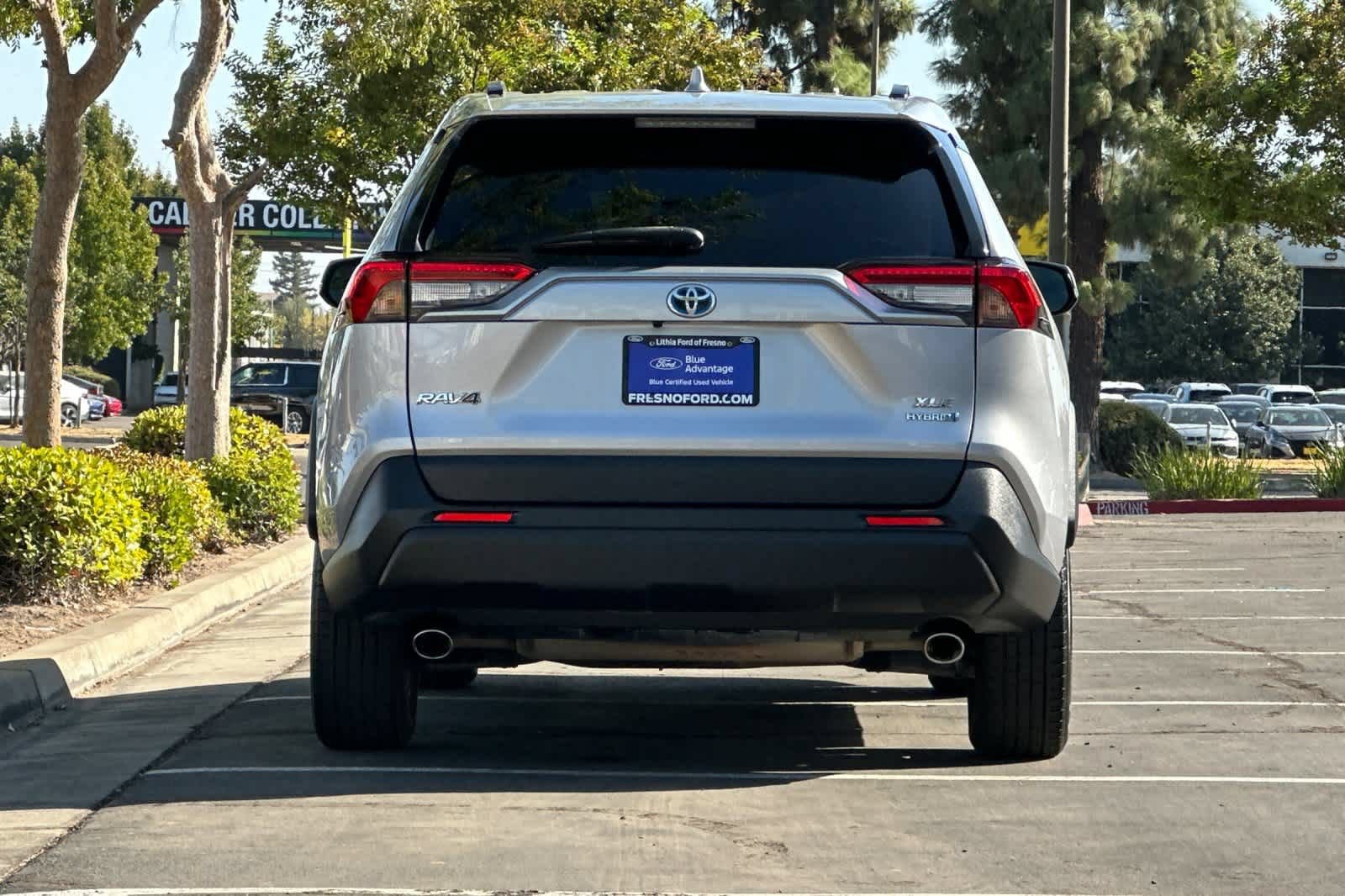 Used 2022 Toyota RAV4 XLE w/ Convenience Package AWD/4WD image 8