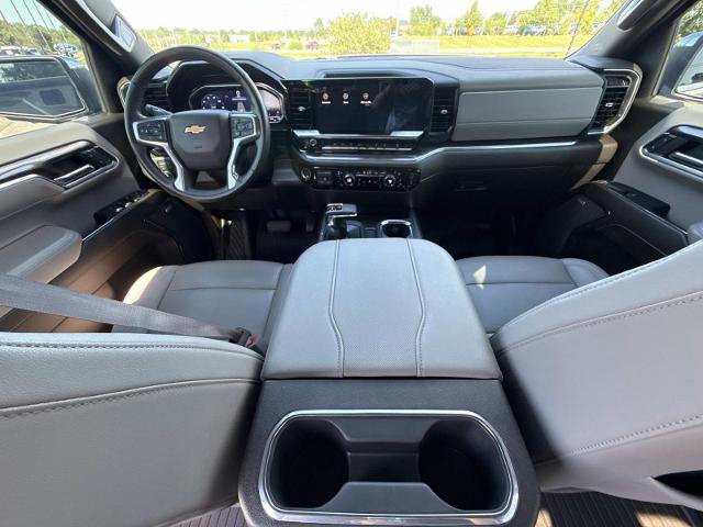 Used 2023 Chevrolet Silverado 1500 LTZ AWD/4WD image 17