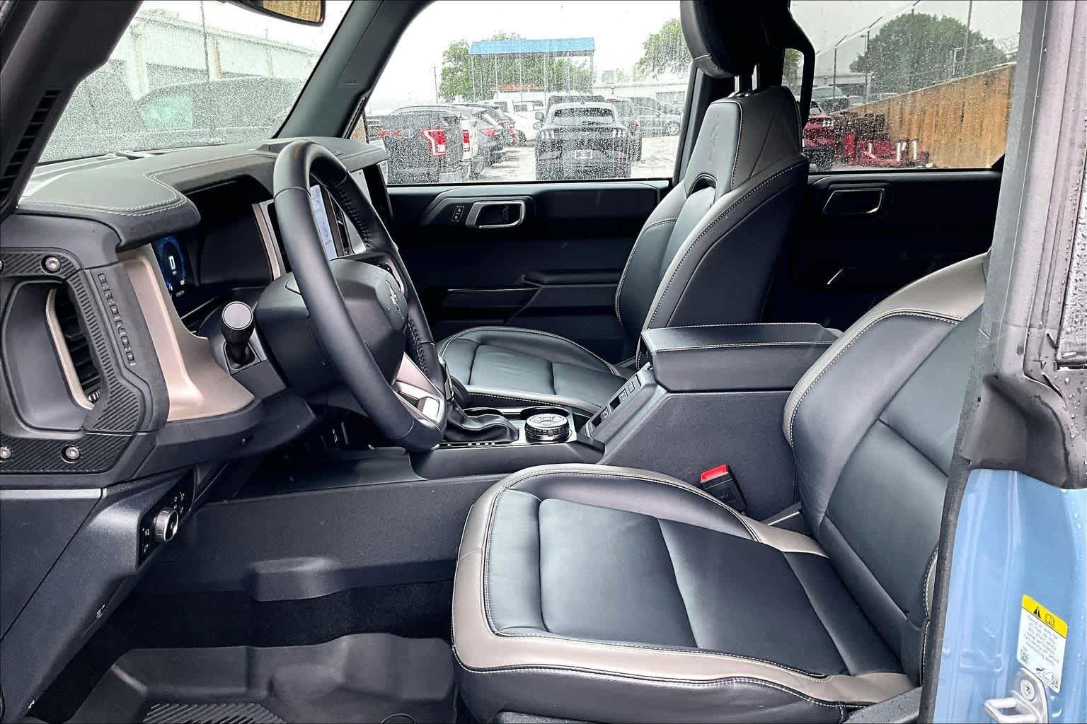Certified 2025 Ford Bronco Outer Banks w/ Sasquatch Package AWD/4WD image 11