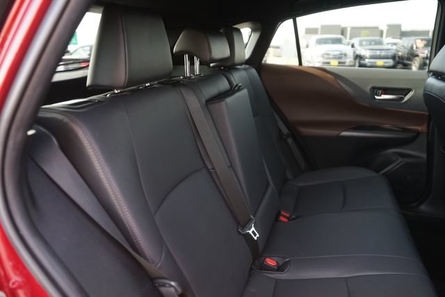 Used 2023 Toyota Venza XLE AWD/4WD image 16