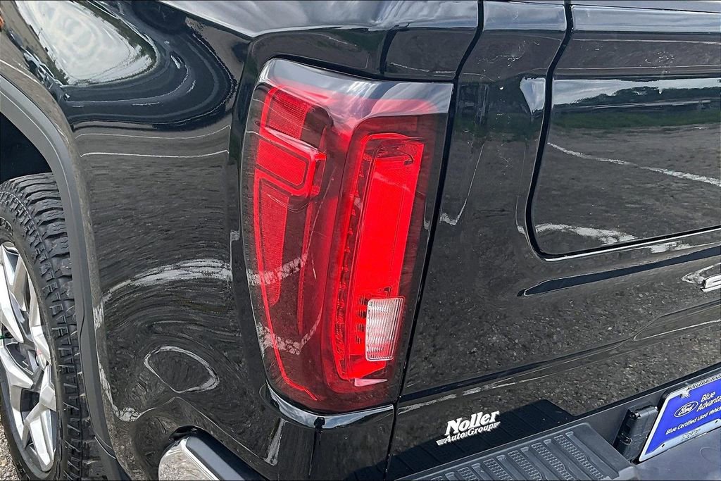 Used 2022 GMC Sierra 1500 SLT w/ SLT Premium Plus Package AWD/4WD image 31