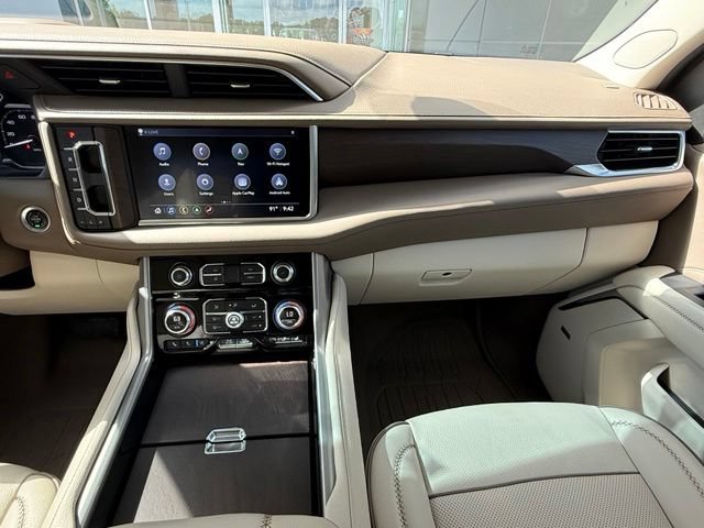 Used 2021 GMC Yukon XL Denali w/ Denali Premium Package RWD image 25