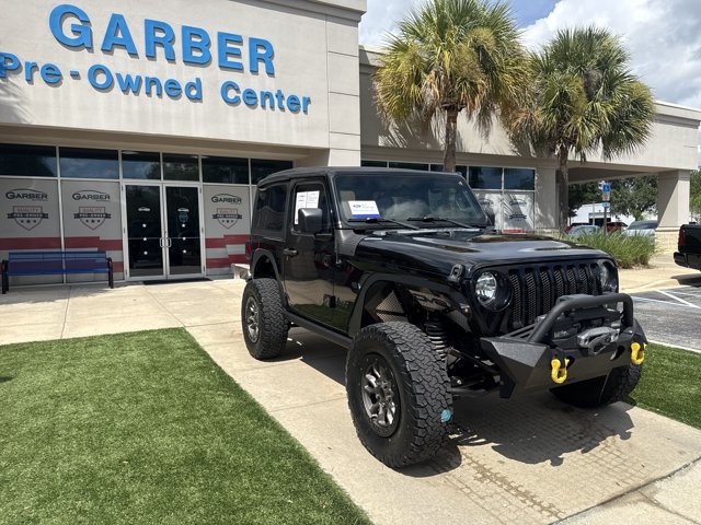 Used 2023 Jeep Wrangler Sport AWD/4WD image 3