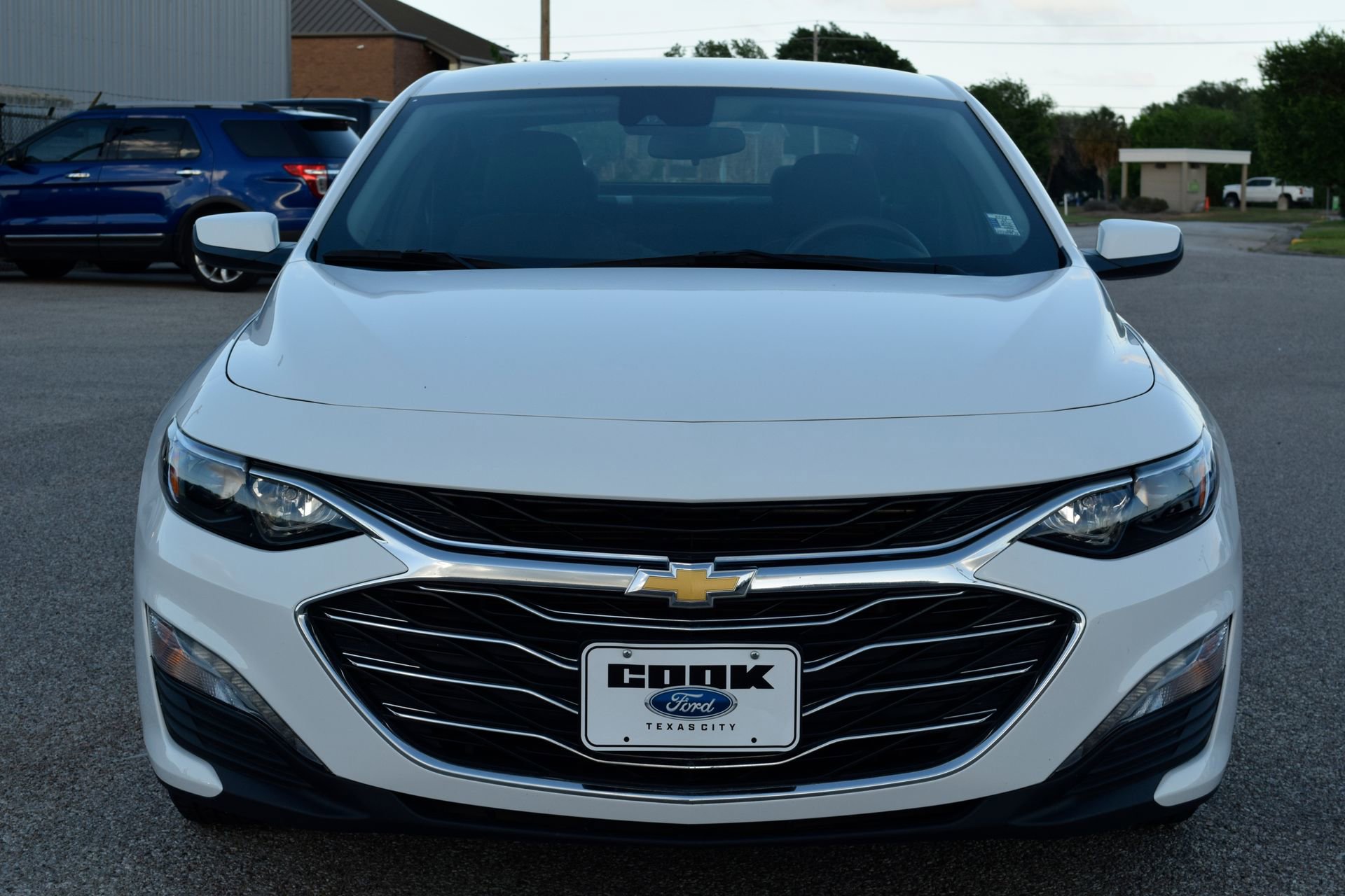 Used 2024 Chevrolet Malibu LT image 2