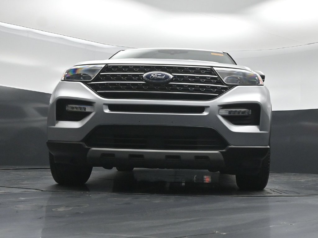 Certified 2021 Ford Explorer XLT w/ Equipment Group 202A RWD image 40