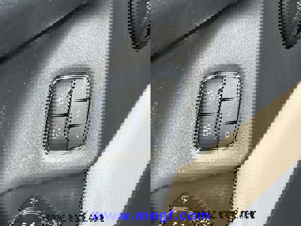 Certified 2024 Ford Expedition Limited image 26