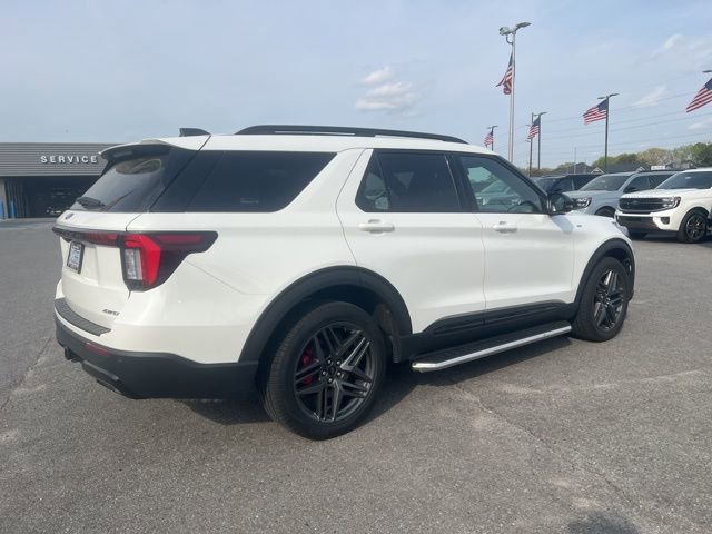 Certified 2025 Ford Explorer ST-Line w/ Premium Package AWD/4WD image 4