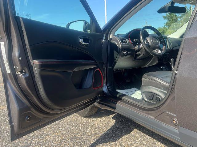 Used 2018 Jeep Compass Trailhawk w/ Leather Interior Group AWD/4WD image 20