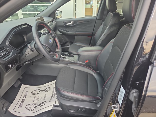 Certified 2025 Ford Escape ST-Line AWD/4WD image 12