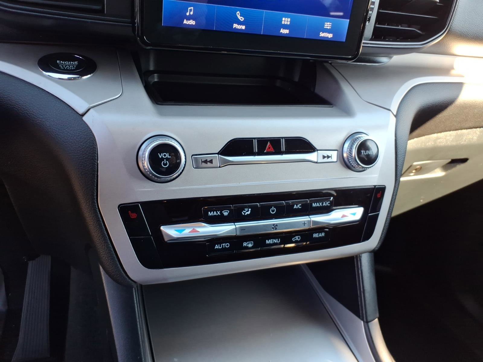 Certified 2023 Ford Explorer XLT w/ Class IV Trailer Tow Package image 19