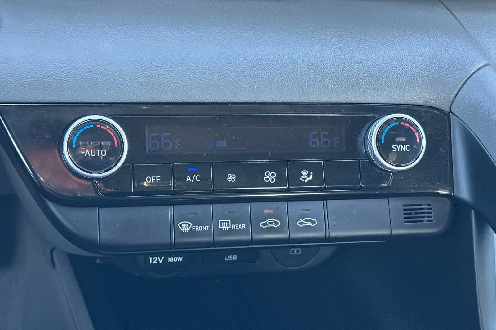 Used 2025 Hyundai Elantra Sport FWD image 19