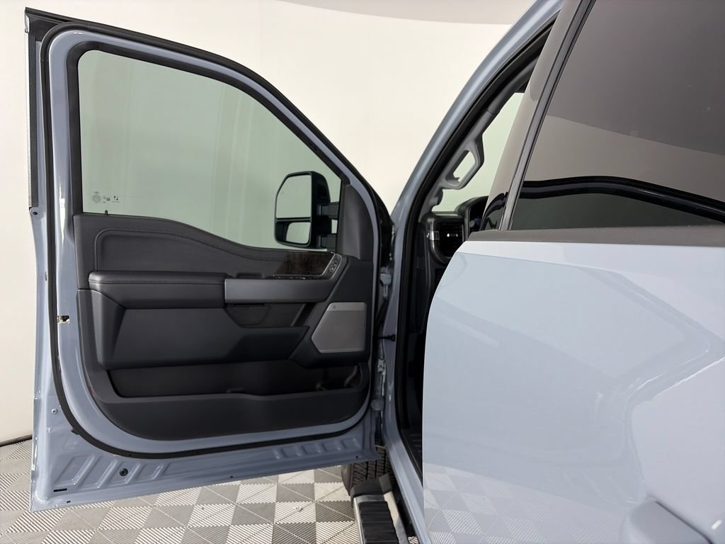 Certified 2025 Ford F350 Lariat AWD/4WD image 10