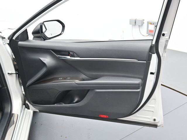 Used 2024 Toyota Camry SE w/ Convenience Package FWD image 29