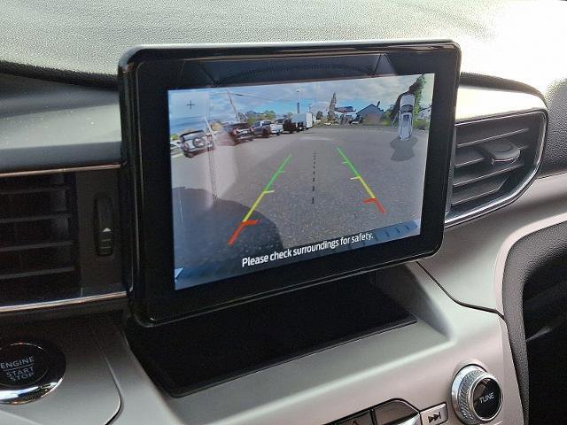 Certified 2022 Ford Explorer XLT w/ Equipment Group 202A image 18