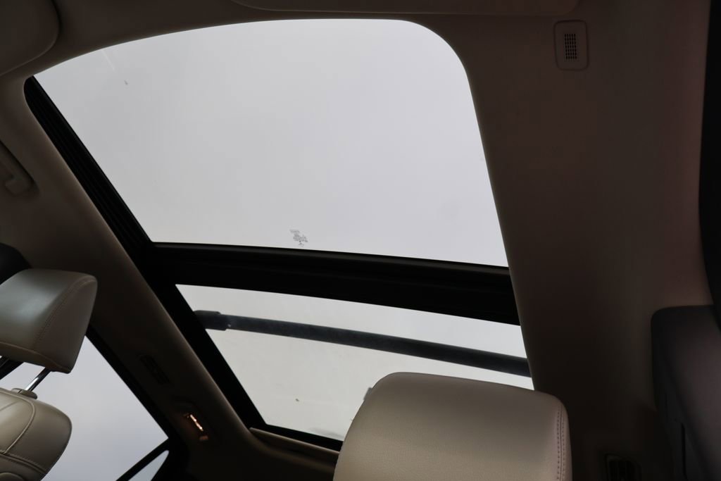 Certified 2021 Ford Expedition XLT RWD image 5