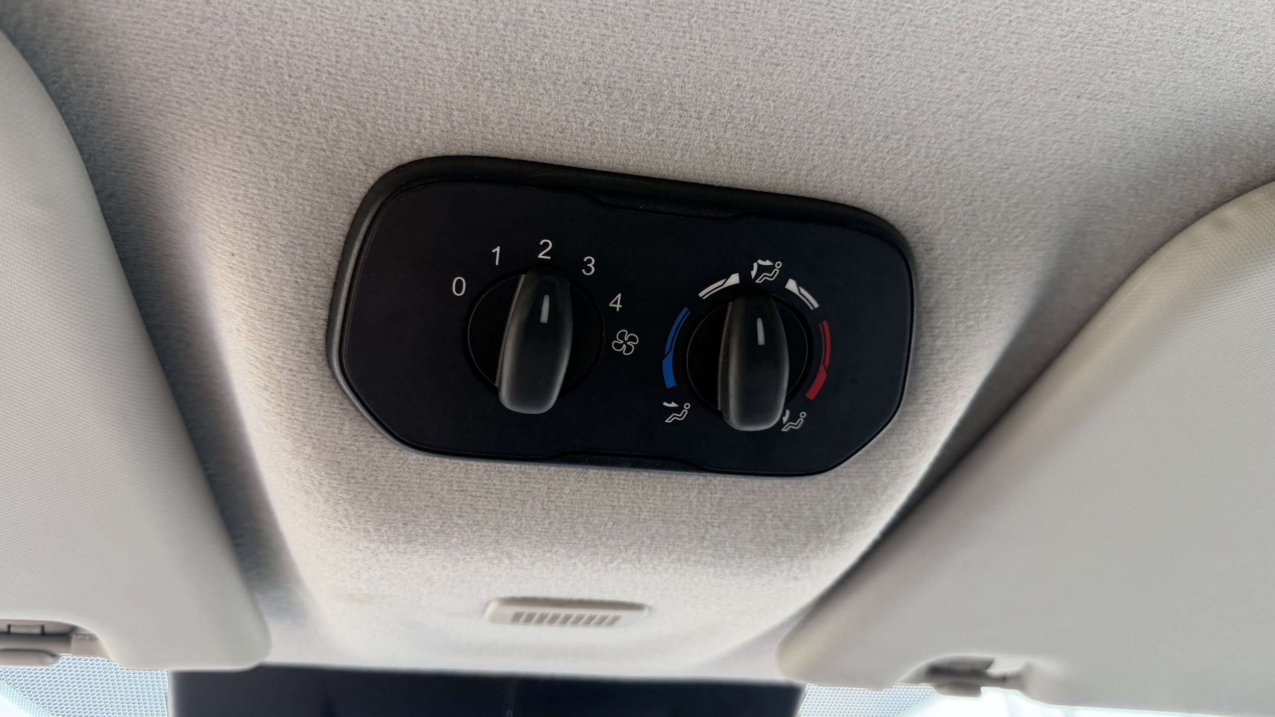 Certified 2018 Ford Transit 150 XL RWD image 38