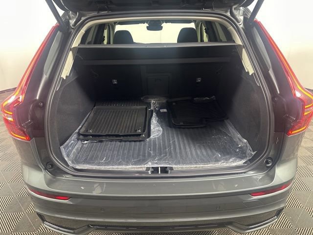 Used 2026 Volvo XC60 B5 Plus w/ Climate Package image 11