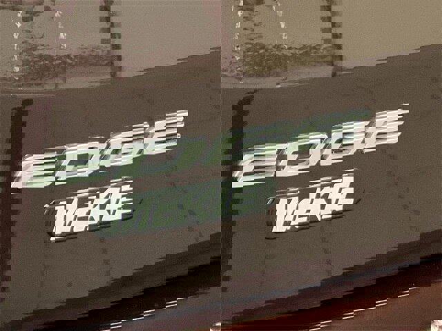 Certified 2019 Ford Edge SEL w/ Equipment Group 201A image 18