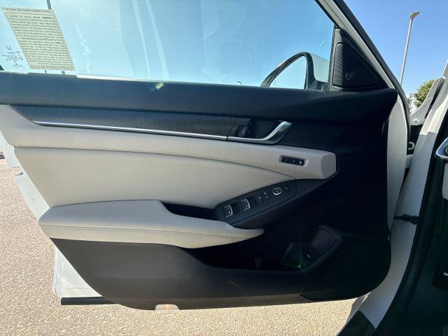 Used 2018 Honda Accord Touring image 10