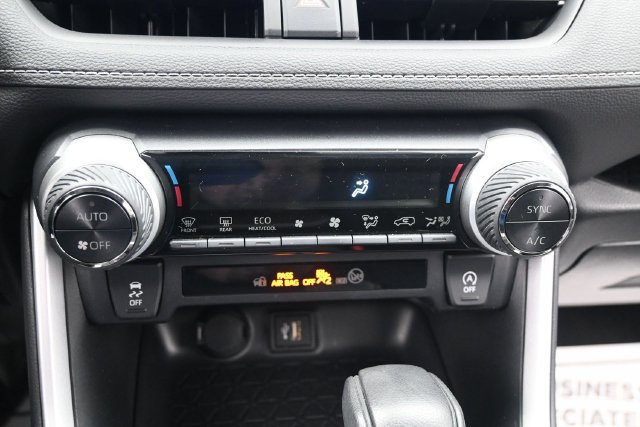 Used 2025 Toyota RAV4 XLE AWD/4WD image 13