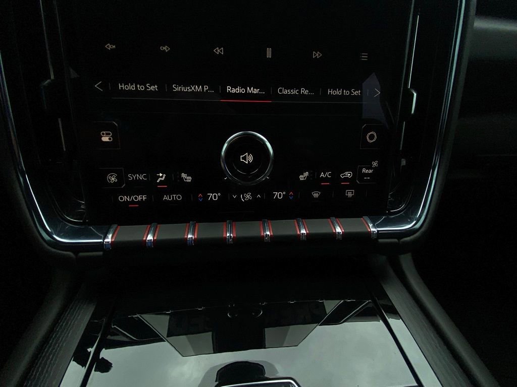 Used 2025 GMC Yukon AT4 Ultimate image 17