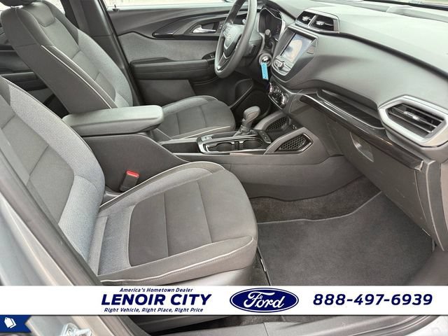 Used 2023 Chevrolet TrailBlazer LS FWD image 13