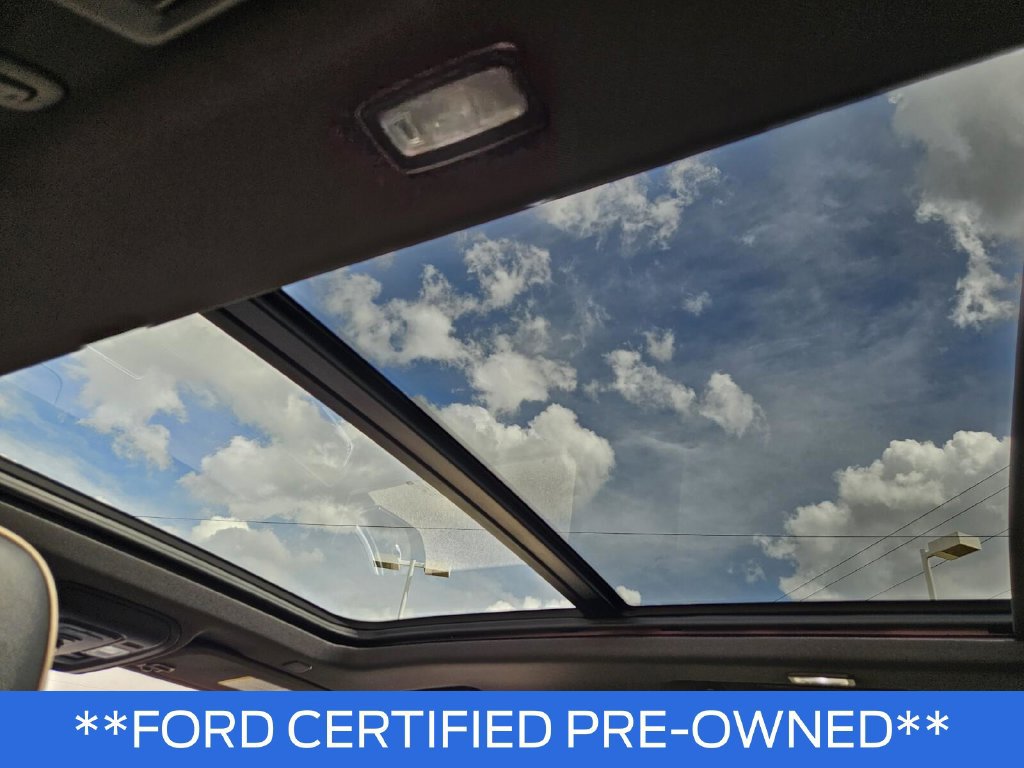 Used 2023 GMC Yukon XL SLT AWD/4WD image 19