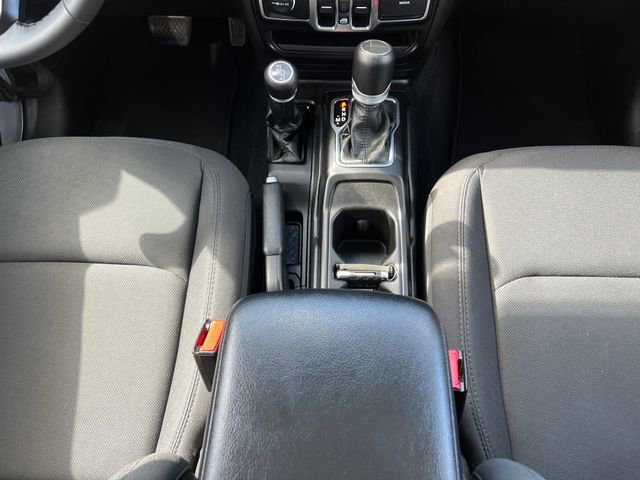 Used 2023 Jeep Gladiator Sport image 23