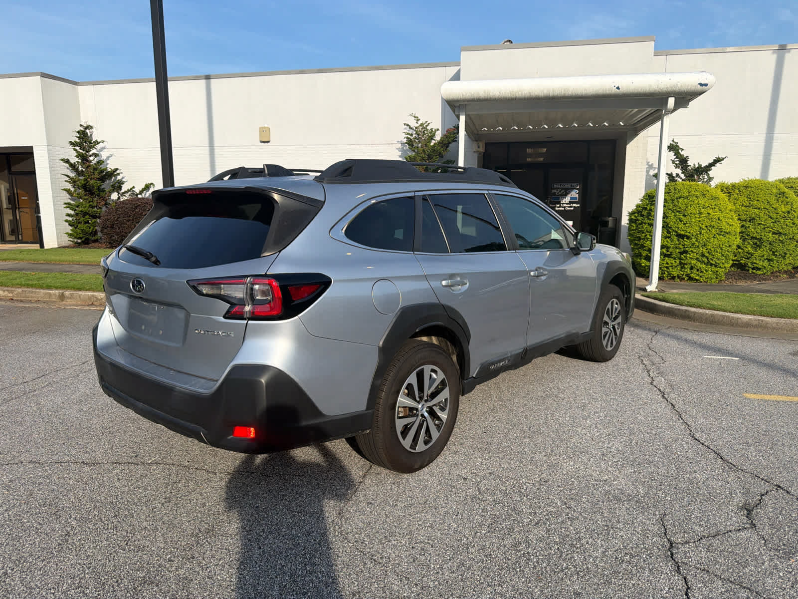 Used 2024 Subaru Outback Premium AWD/4WD image 4