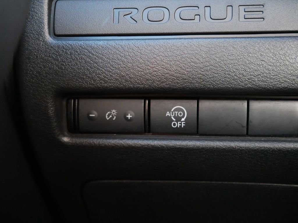 Used 2024 Nissan Rogue S image 16