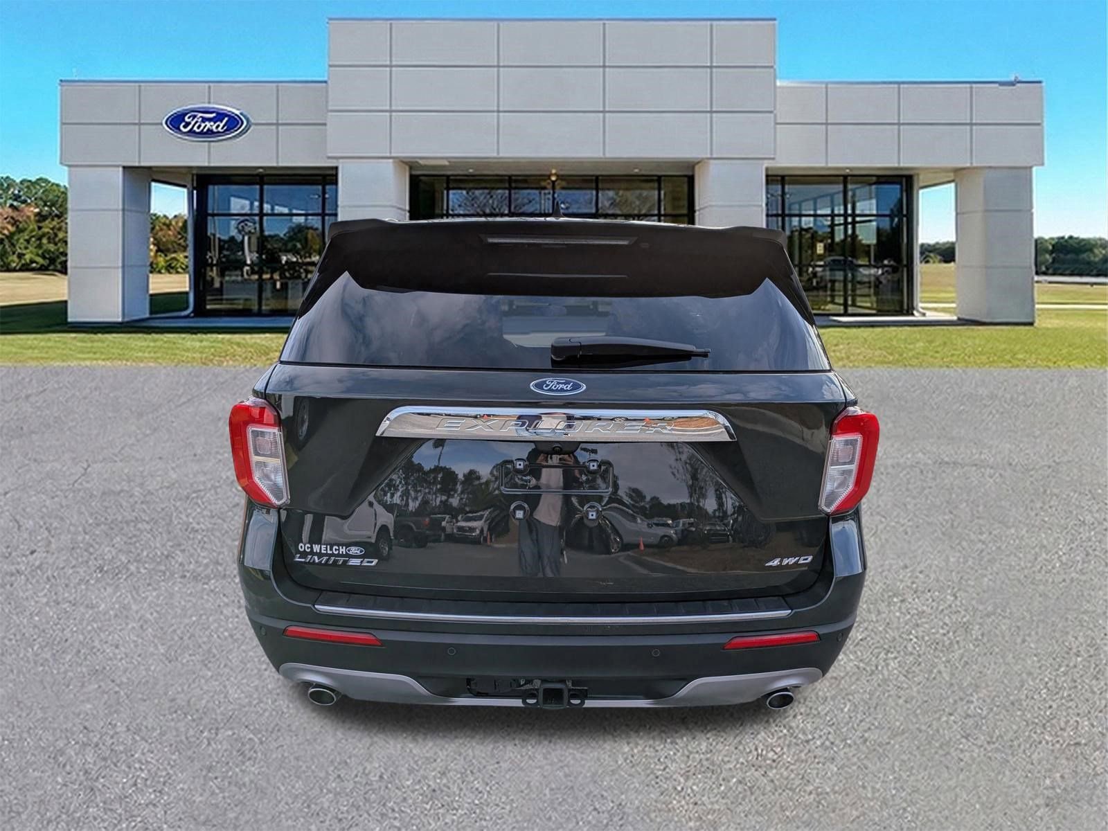 Certified 2023 Ford Explorer Limited w/ Equipment Group 301A image 4