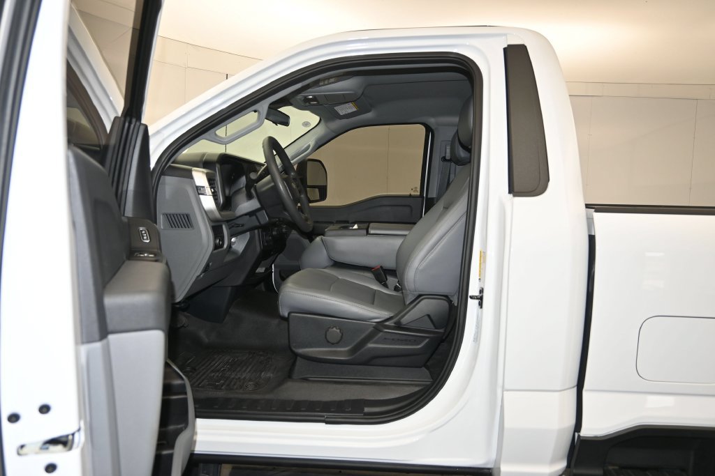 Certified 2025 Ford F250 XL w/ XL Driver Assist Package AWD/4WD image 19