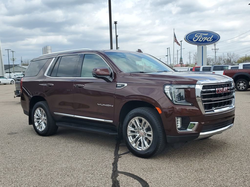 Used 2022 GMC Yukon SLT w/ SLT Luxury Package AWD/4WD image 2
