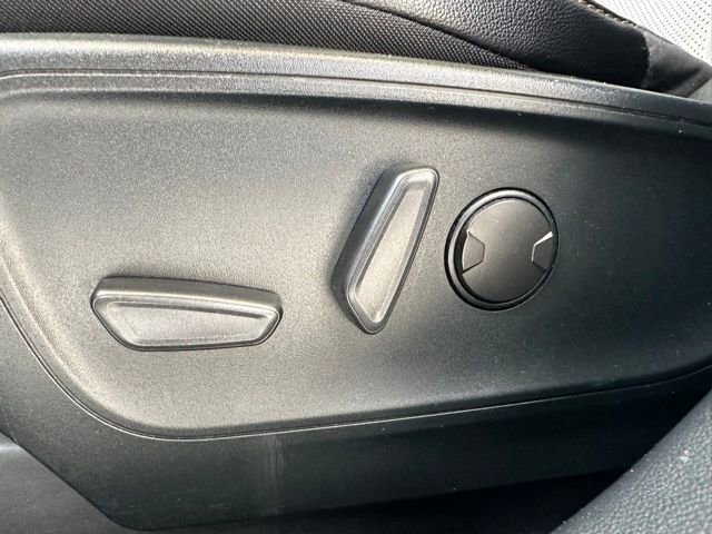 Certified 2020 Ford Escape Titanium w/ Titanium Premium Package 2.0 FWD image 28