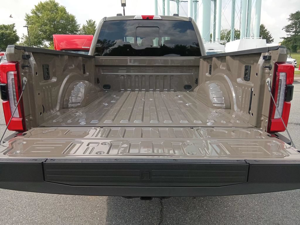 Certified 2026 Ford F250 Platinum w/ Platinum Plus Package AWD/4WD image 7