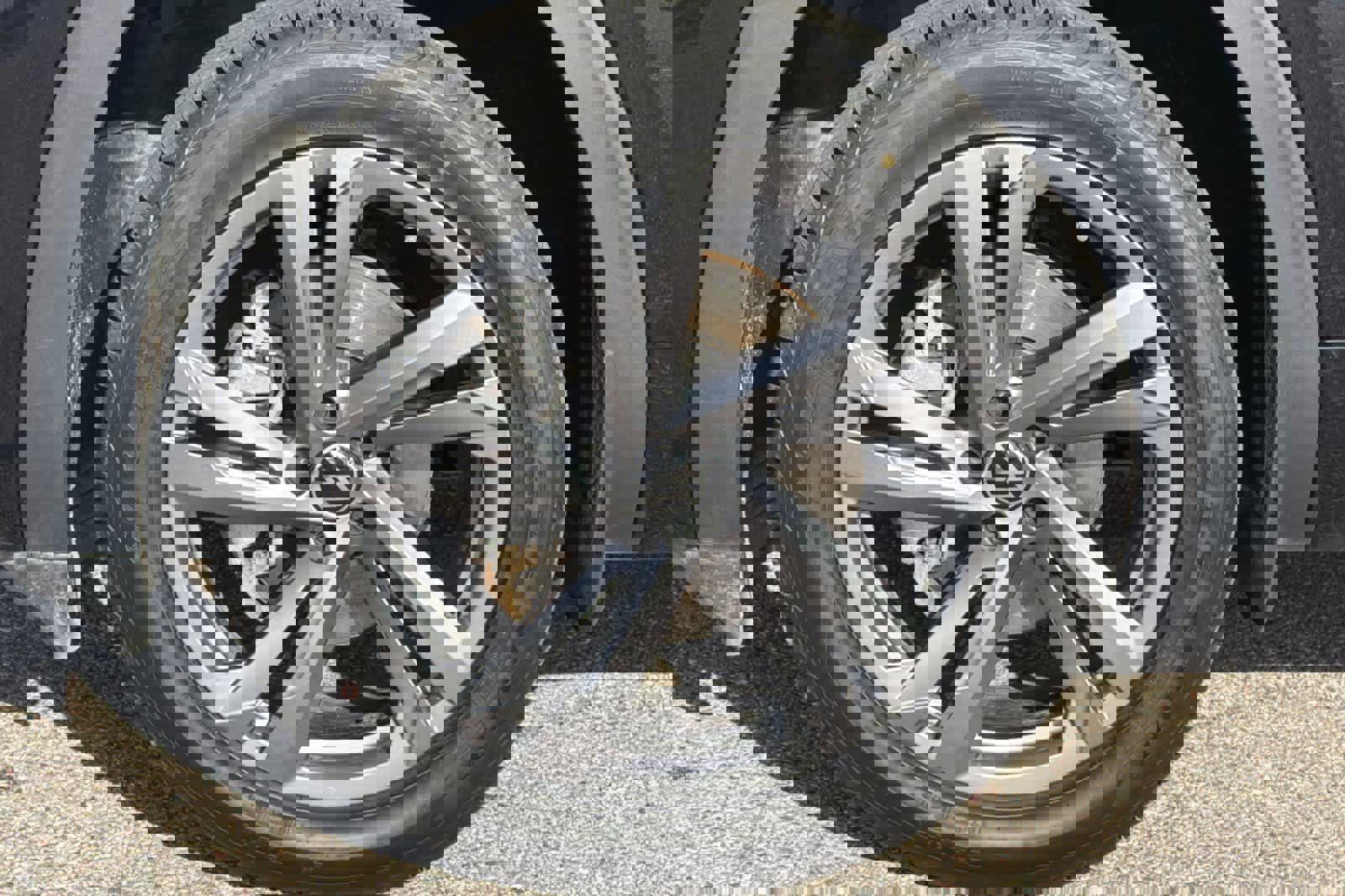 Used 2024 Volkswagen Atlas Cross Sport SEL R-Line image 25