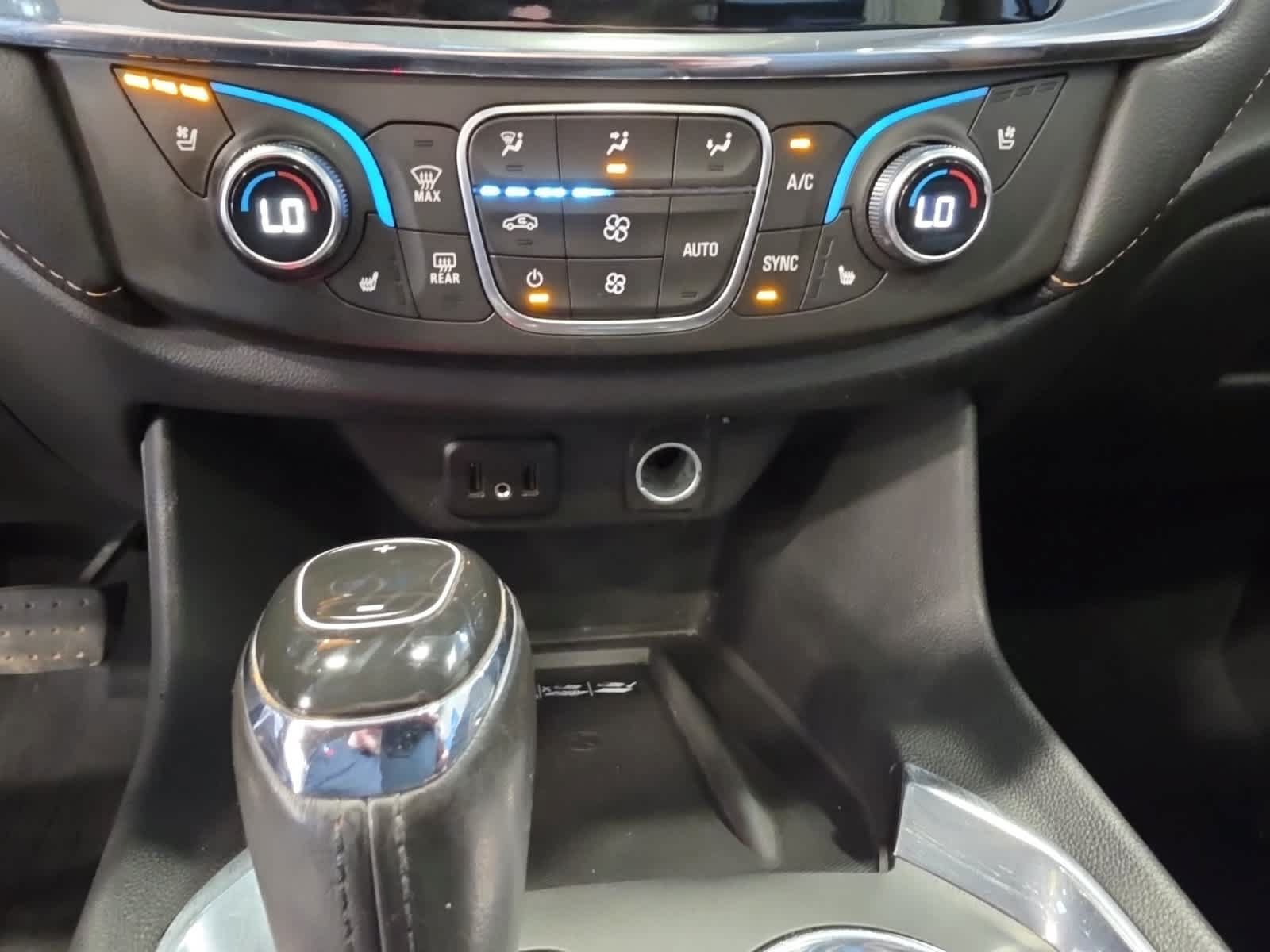 Used 2019 Chevrolet Traverse Premier w/ LPO, Cargo Package AWD/4WD image 32