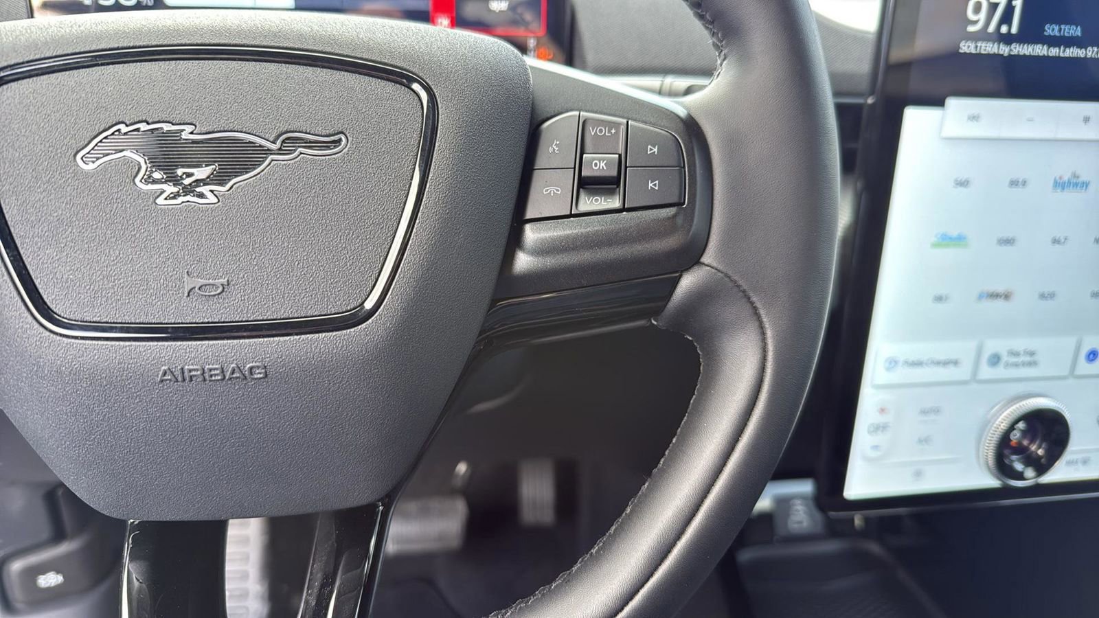 Certified 2025 Ford Mustang Mach-E Select image 16