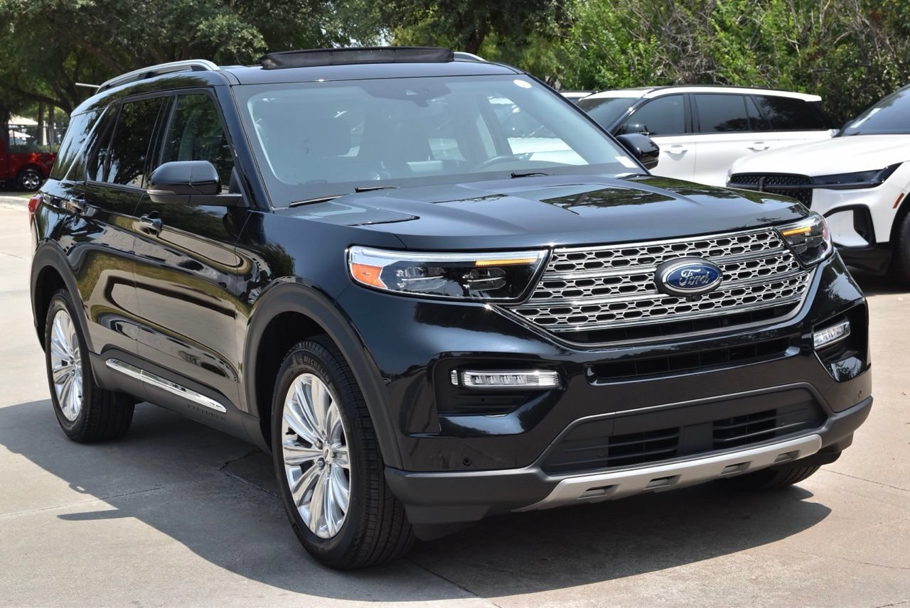 Certified 2024 Ford Explorer Limited w/ Limited Technology Package AWD/4WD image 4